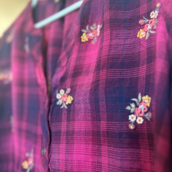 Democracy Red and Black Button Down Shirt with Notched Collar, Size L - Picture 6 of 11